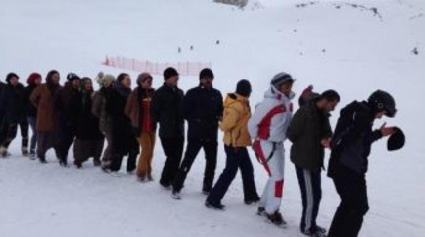 Kayak Merkezi Halaylara Sahne Oldu