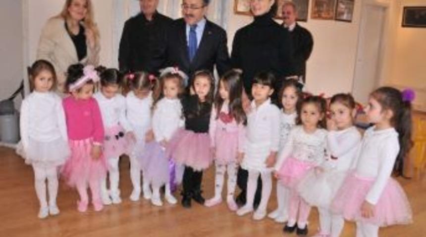 G&uuml;mr&uuml;k&ccedil;&uuml;oğlu: "k&uuml;lt&uuml;r Sanata Desteğe Devam Edeceğiz"