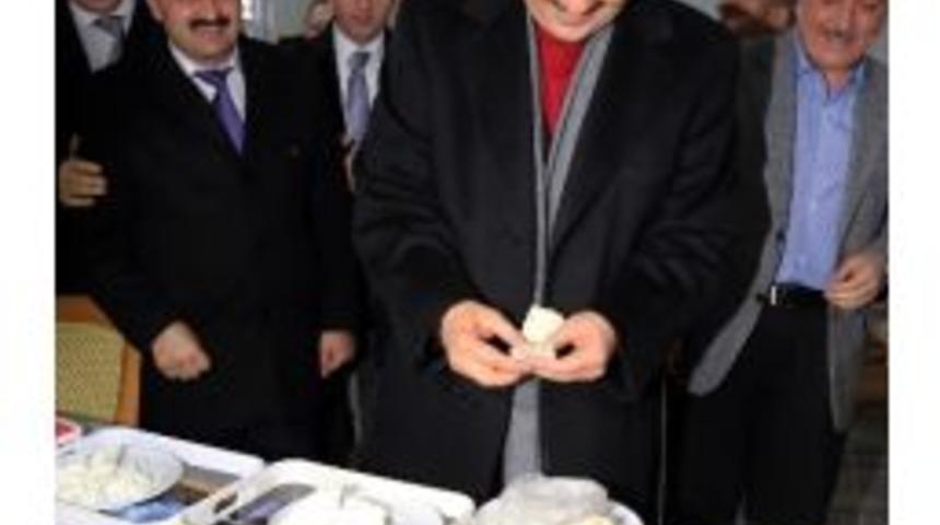 Başkan &Ouml;zhaseki, K&ouml;y Ziyaretlerine Devam Edilor