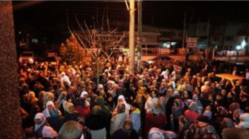 Sarıg&ouml;l&rsquo;de 30 Kişi Umre Ziyaretine Uğurlandı