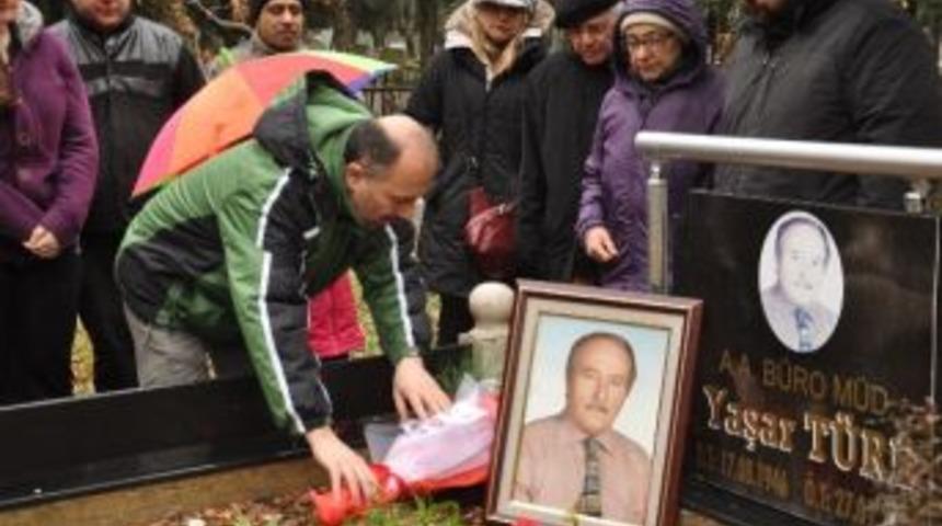 &Ccedil;anakkaleli Gazeteciler Duayenlerini Unutmadı