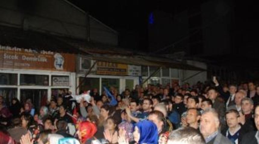 Mehmet &Ouml;zkan&rsquo;a Miting Gibi Karşılama