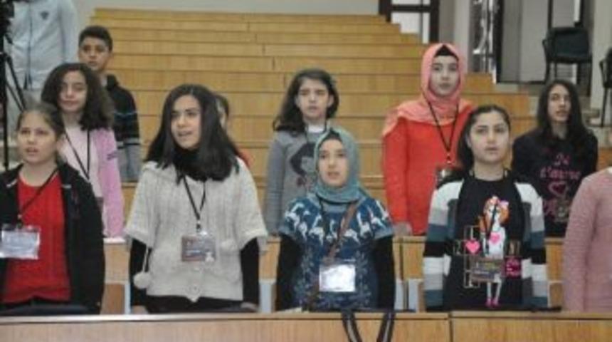 &Ccedil;ocuklar &Uuml;niversiteli Oldu