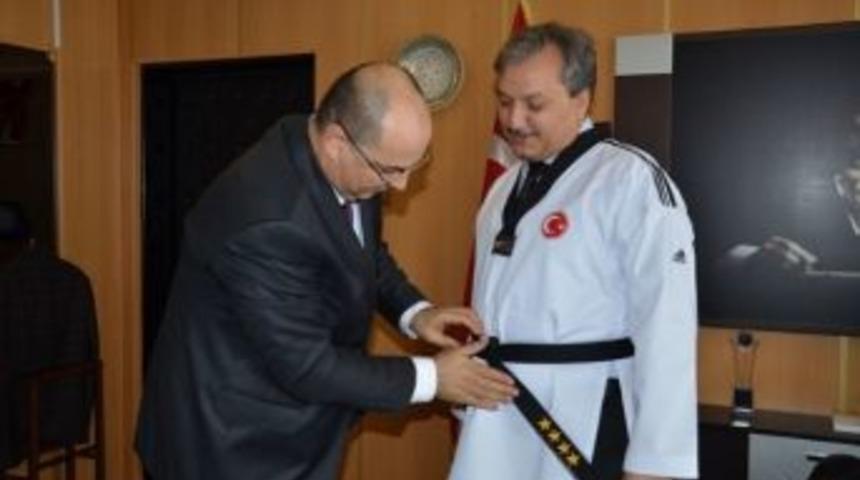 Tekirdağ Polis G&uuml;c&uuml; Spor Kul&uuml;b&uuml;nden Tekirdağ İl Emniyet M&uuml;d&uuml;r&uuml;ne Ziyaret