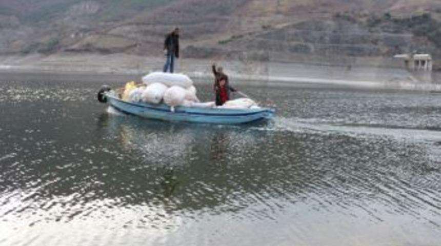 Kayıklarla Tehlikeli Ulaşım