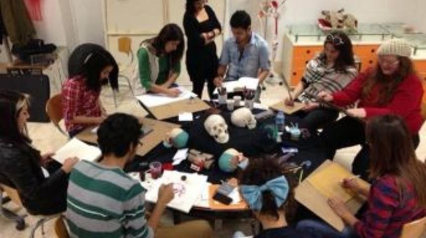 S&uuml; G&uuml;zel Sanatlar Fak&uuml;ltesi &Ouml;d&uuml;llere Ambargo Koydu