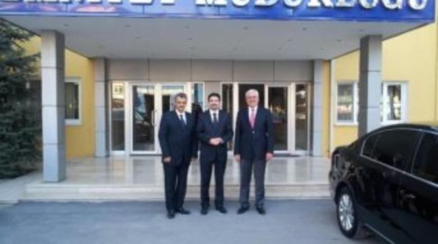 İnsan Hakları Komisyonu Başkanı &Uuml;st&uuml;n&rsquo;den Emniyete Ziyaret