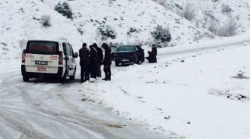 Bing&ouml;l&rsquo;de Ara&ccedil;lar Yolda Mahsur Kaldı