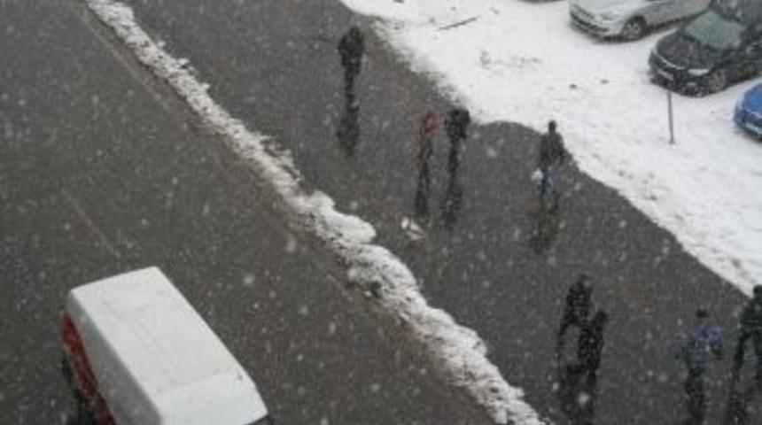 Kars’ta Kar Yağışı