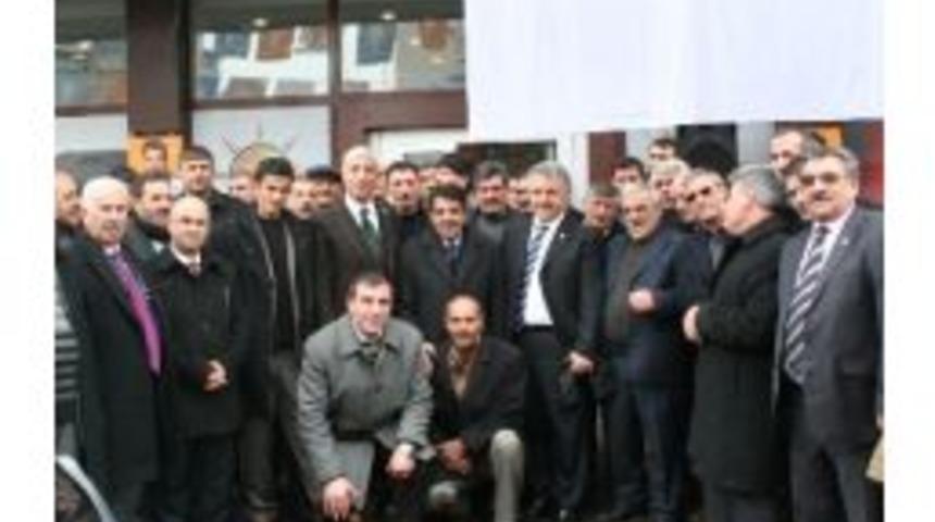 Ak Parti Kars Milletvekilli Se&ccedil;im B&uuml;rosu&rsquo;nda Vatandaşlarla Bir Araya Geldi