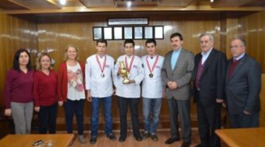 S&ouml;ke&rsquo;nin Başarılı Aş&ccedil;ılarına &Ouml;d&uuml;l