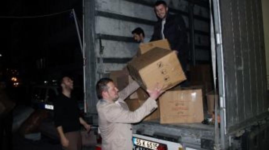 İ&ccedil;i Yardım Dolu 3 Tır Yola &Ccedil;ıktı