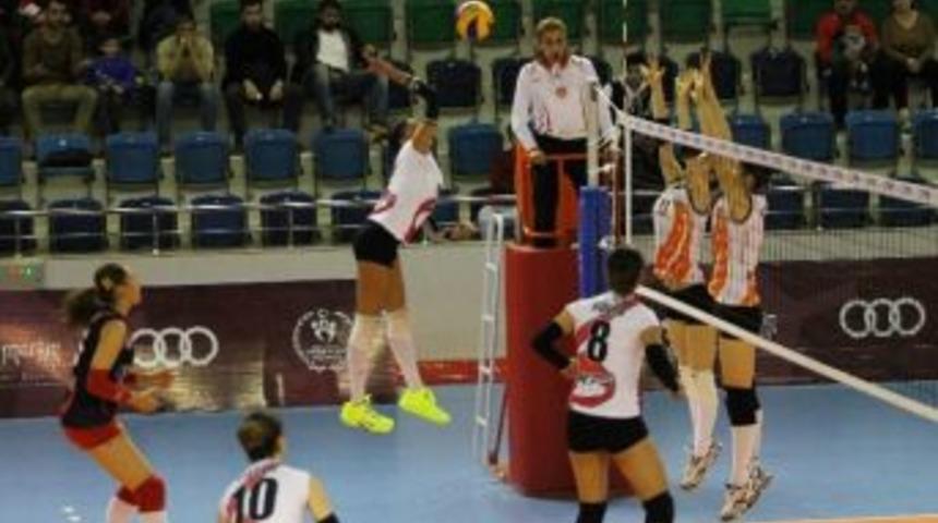 T&uuml;rkiye Bocce-bowling-dart Federasyonu&rsquo;ndan Tuna&rsquo;ya Spora Katkı Plaketi