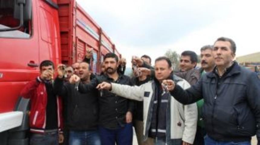 İzmir'de Kamyonculardan Eylem
