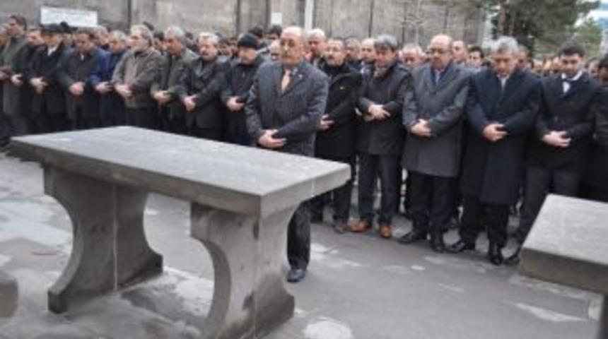 Kayseri &Uuml;lk&uuml; Ocakları, Hayatını Kaybeden Cengiz Akyıldız İ&ccedil;in Gıyabi Cenaze Namazı Kıldı
