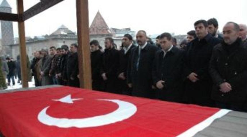 Mhp&rsquo;li Cengiz Akyıldız İ&ccedil;in Erzurum&rsquo;da Gıyabi Cenaze Namazı Kılındı