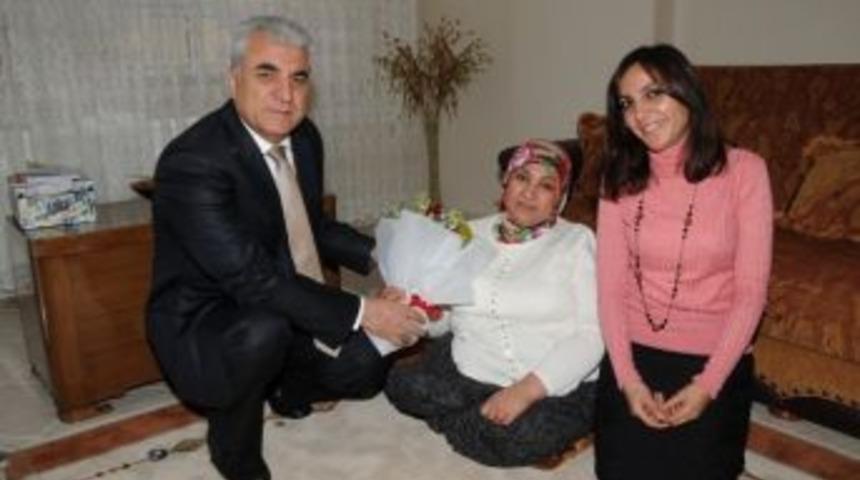 45 Yaşındaki Engelli Kadının Okuma Azmi