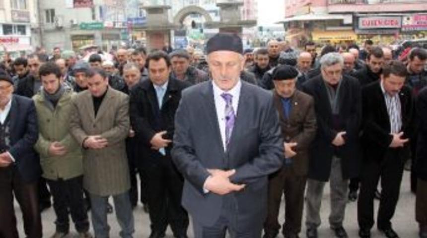 Rize&rsquo;de Mhp'li Cengiz Akyıldız İ&ccedil;in Gıyabi Cenaze Namaz Kılındı