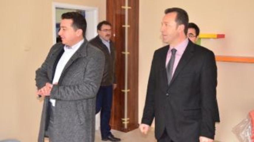 Boz&uuml;y&uuml;k Belediyesi'nden Ertuğrulgazi İlkokulu&rsquo;na K&uuml;t&uuml;phane