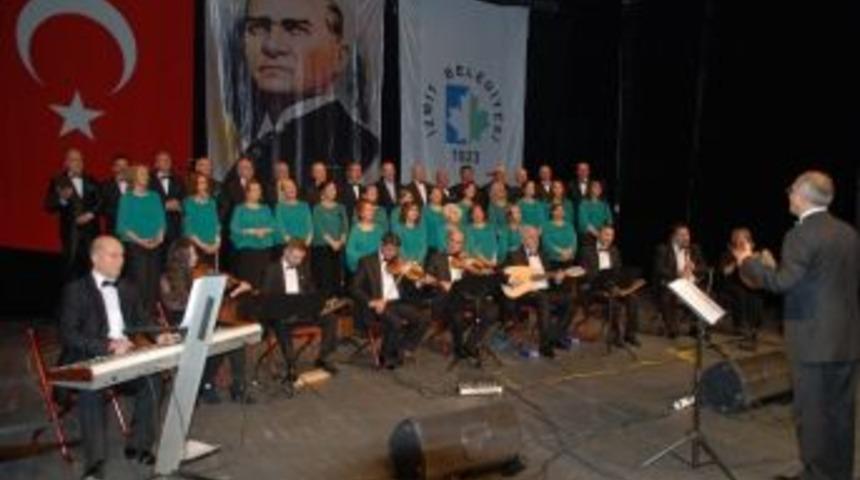 İzmit'te T&uuml;rk Sanat M&uuml;ziği Korosundan Muhteşem Konser