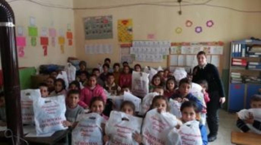 G&uuml;roymak&rsquo;ta &Ouml;ğrencilere Giyim Yardımı