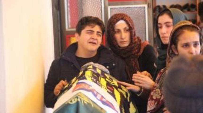 7 Yıldır Karaciğer Nakli İ&ccedil;in Bekleyen 10 Yaşındaki Mehmet Hayatını Kaybetti