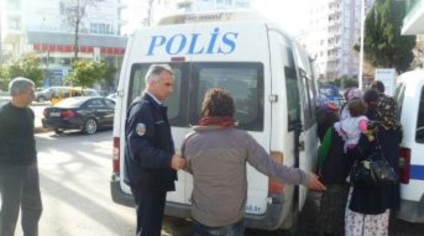 Antalya Polisi Dilencilere G&ouml;z A&ccedil;tırmadı