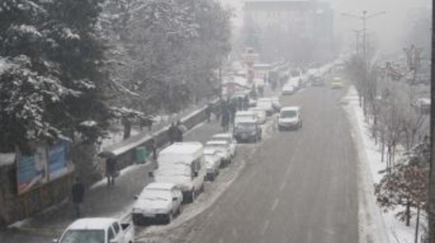 Muş&rsquo;ta Kar Yağışı