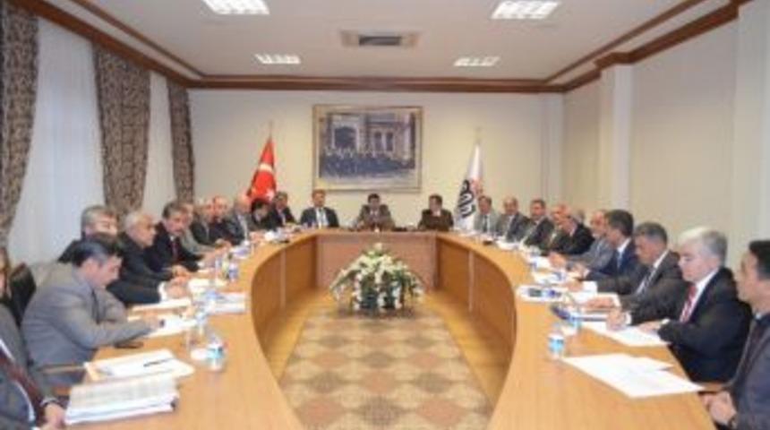 Vali Şahin, Belediye Başkanları İle B&uuml;y&uuml;kşehir Toplantısı Yaptı