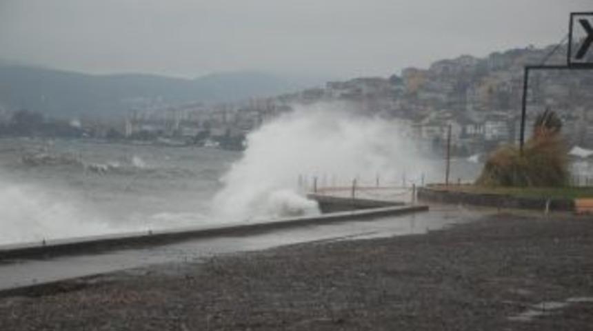 Kdz. Ereğli&rsquo;de Sağanak Yağış Ve Fırtına Nedeniyle Kriz Masası Kuruldu