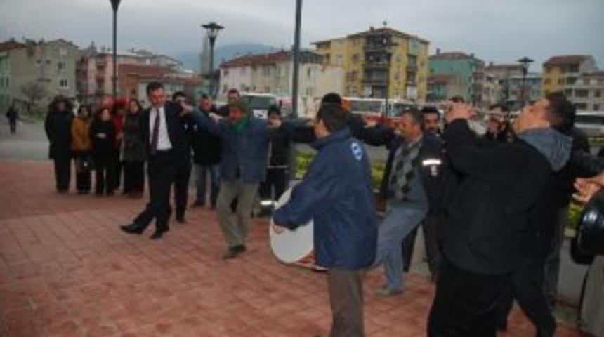 Gemlik Belediyesi&rsquo;nde S&ouml;zleşme Sevinci