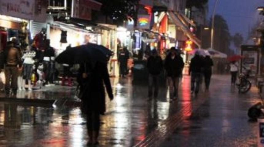 Antalya Yağmura Teslim