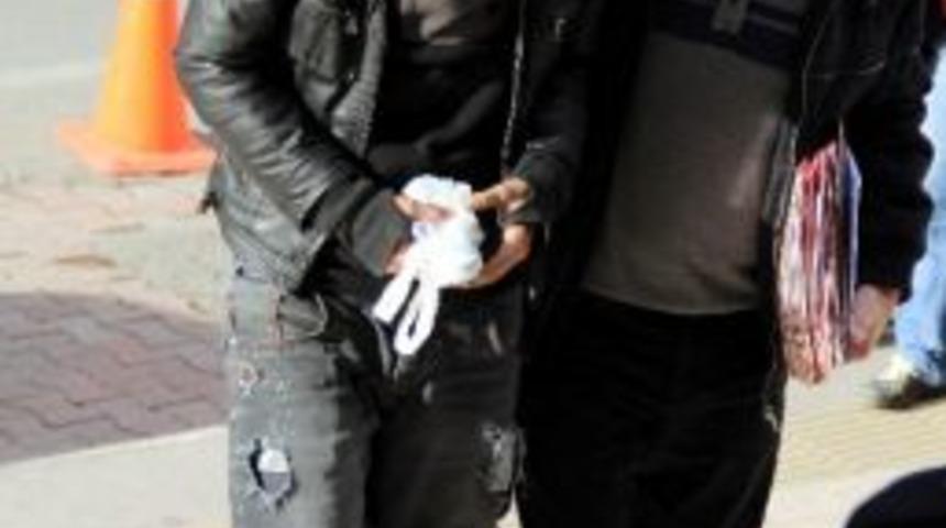 Gezmek İ&ccedil;in Otomobil &Ccedil;alan Gen&ccedil; Yakalandı