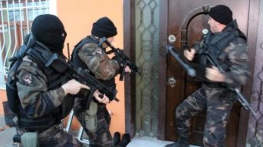 &Ouml;zel Harekatlı 600 Polisle İkinci Baskın: 60 G&ouml;zaltı