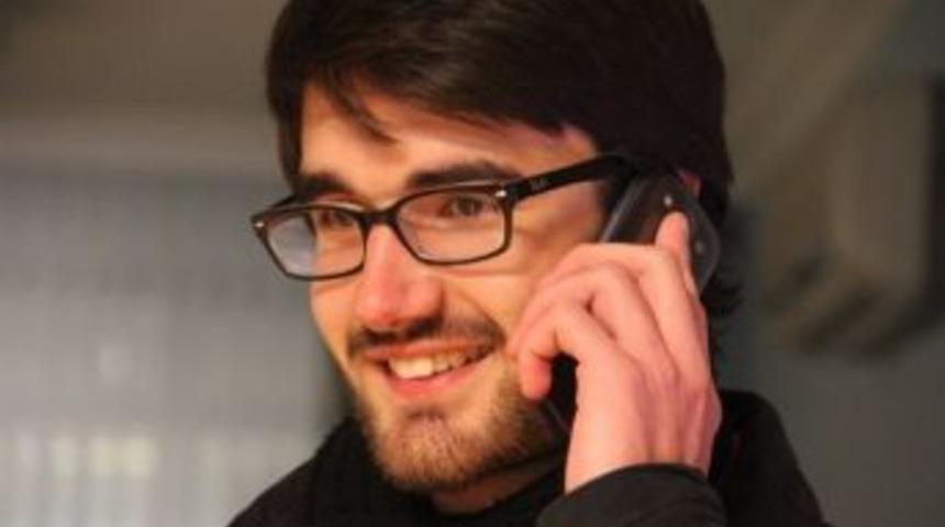 Cep Telefonu Fıtık Yapabilir