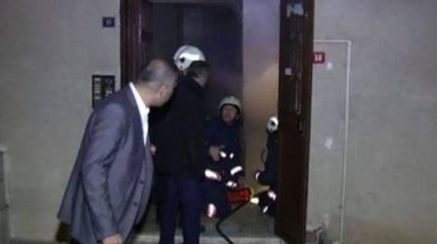 (&ouml;zel Haber) Anne Ve 3 Aylık Bebeği Yangında Mahsur Kaldı