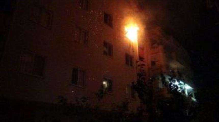 (&ouml;zel Haber) Apartmanda Yangın Paniği