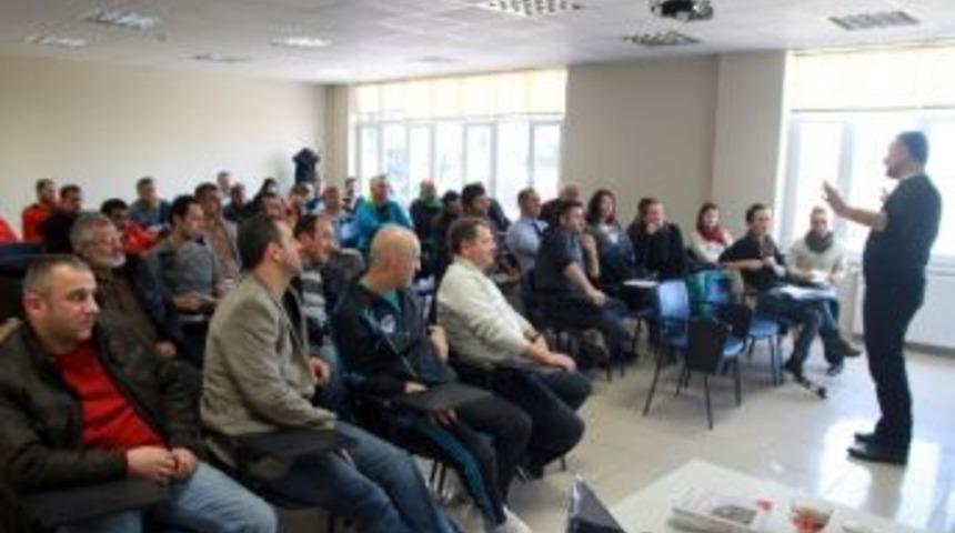 Kağıtspor Akademi'de Sporcu Sakatlığı Anlatıldı