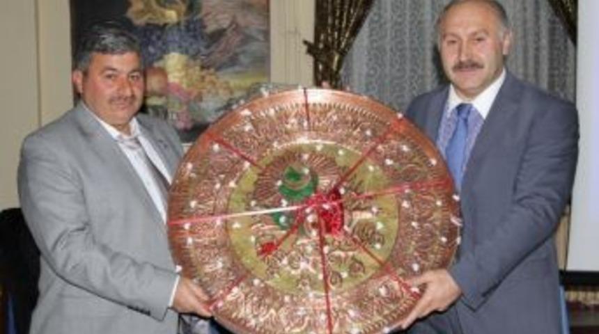 Belediye Başkanı Polat, Belediye Personeliyle Bir Araya Geldi