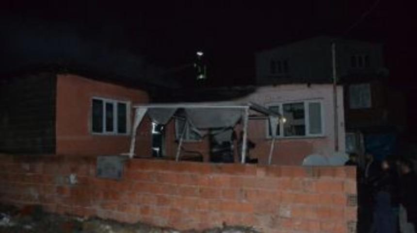 Biga'da Ev Yangını