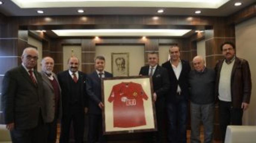 Eskişehirspor&rsquo;dan İl Emniyet M&uuml;d&uuml;r&uuml; Şahin&rsquo;e Ziyaret