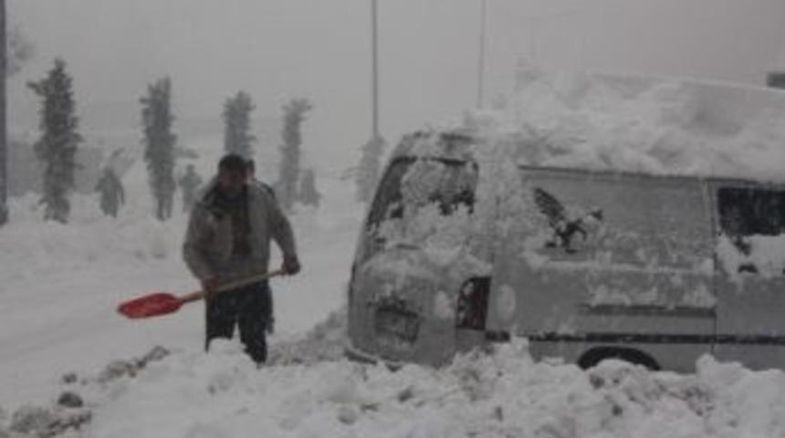 Hakkari’de Hayat Durdu