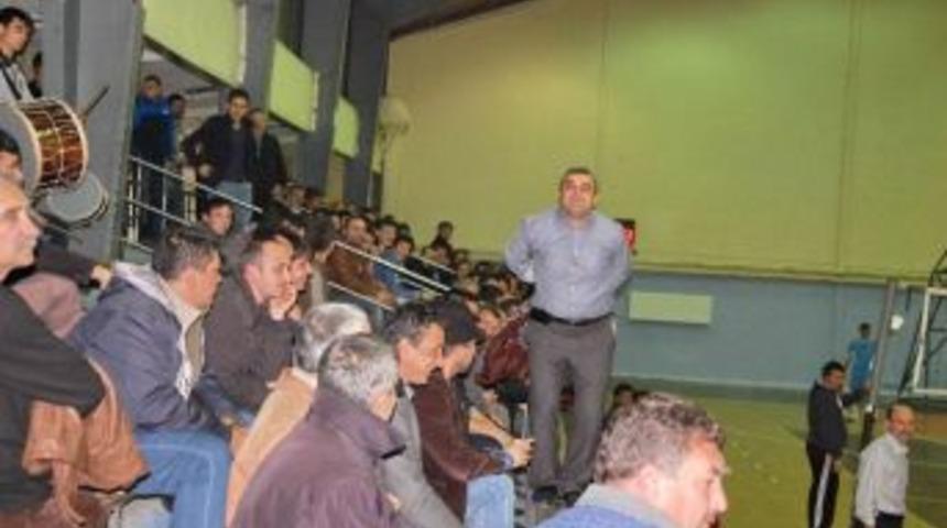 Ödüllü Voleybol Turnuvası Renkli Görüntülere Sahne Oluyor