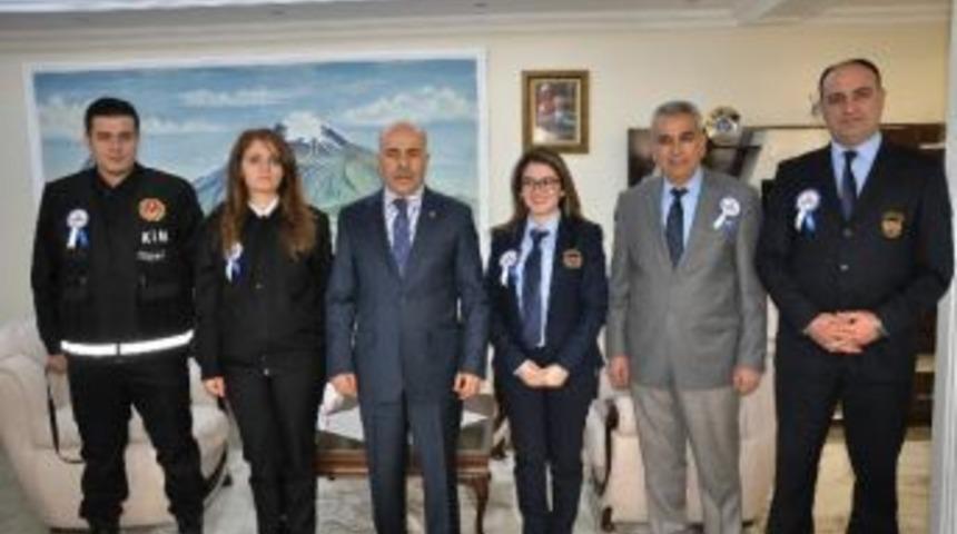 Gümrük Müdürlüğü Çalışanlarından Vali Pek’e Ziyaret