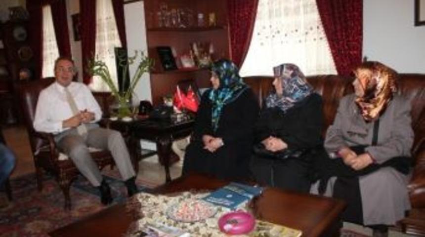 Belediye Başkanı &Uuml;nver, Engelli &Ouml;ğrencilerin Aileleri İle Bir Araya Geldi