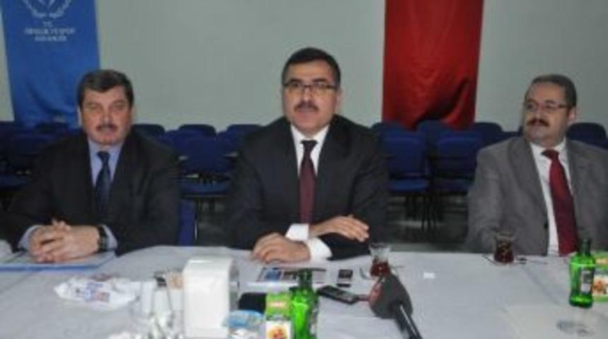 Vali Turhan, Balıkesir'deki Spor Yatırımlarını Anlattı