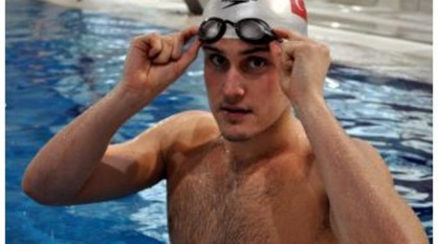 (&ouml;zel Haber) Havuzda Bir Yıldız Parlıyor