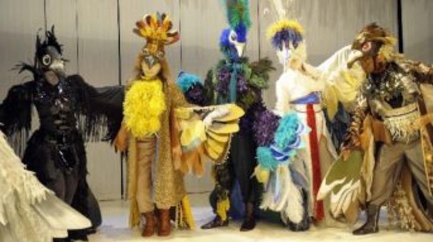 En G&uuml;zel Karne Hediyesi Tiyatro