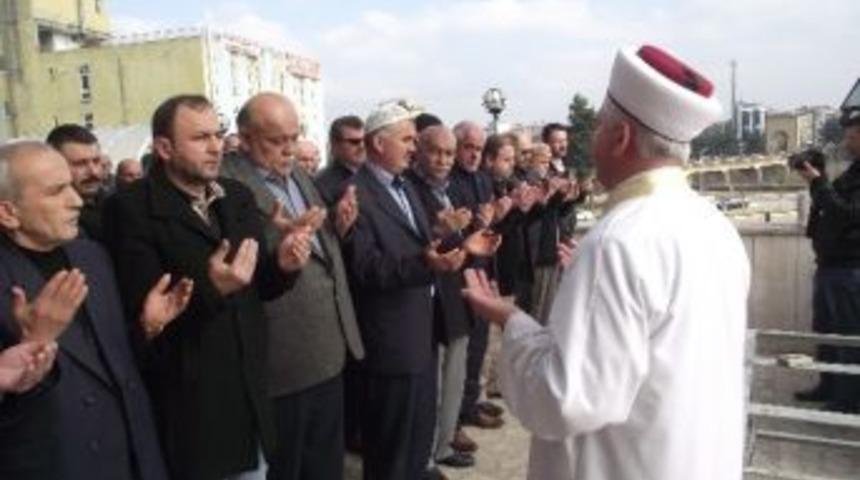 Cengiz Akyıldız İ&ccedil;in Gıyabi Cenaze Namazı