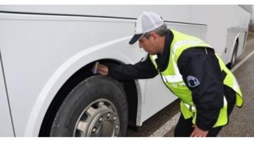 Yolcu Taşıyan Ara&ccedil;lara Sıkı Denetim